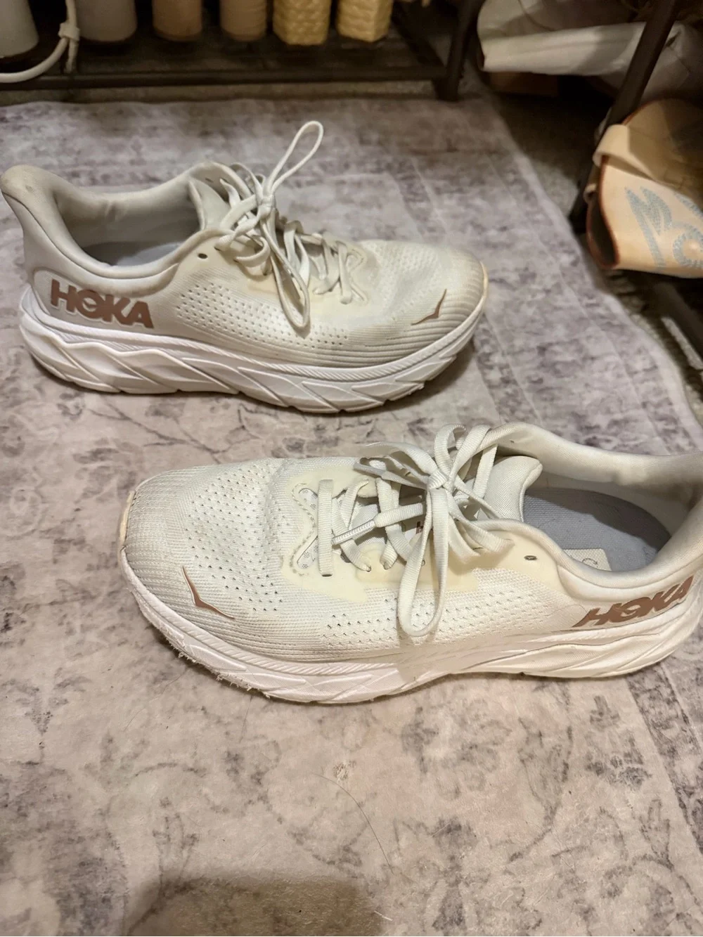 Hokas